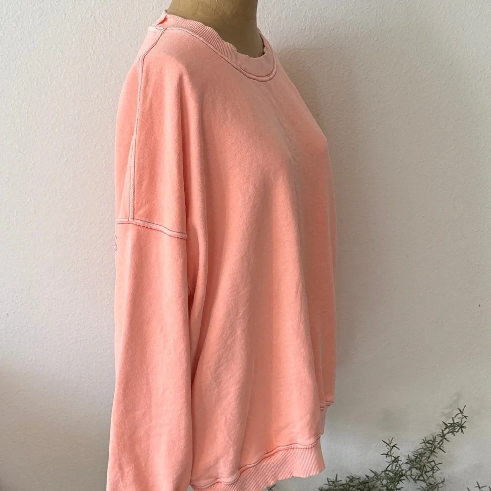 Free People Movement sz M oversized salmon pink sweatshirt great pre owned cond